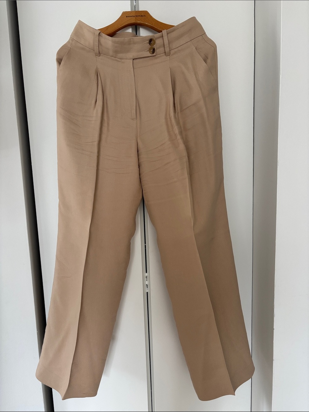 Reiss Men's Tan Pleated Chinos
